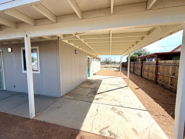 Building Photo - Beautifully Updated 3 Bedroom, 2 Bathroom ...