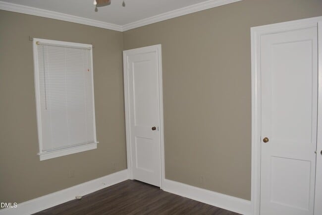 Building Photo - 527 S 3rd St