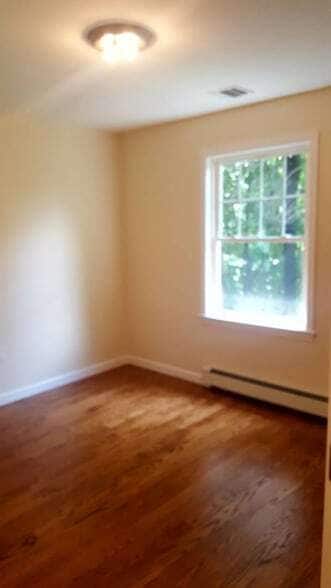 Building Photo - 47 Coles St