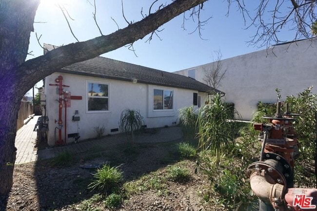 Building Photo - 17610 Sherman Way