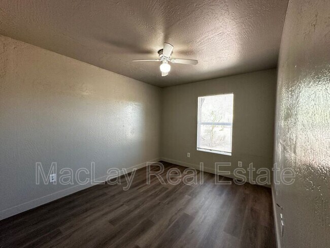 Building Photo - 1421 E Fillmore St
