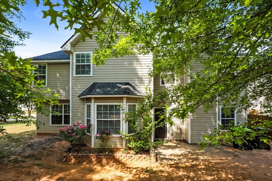 Building Photo - 936 Brisley Cir