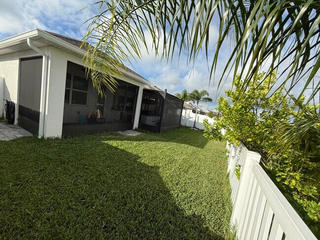 Building Photo - 4755 Reisswood Lp