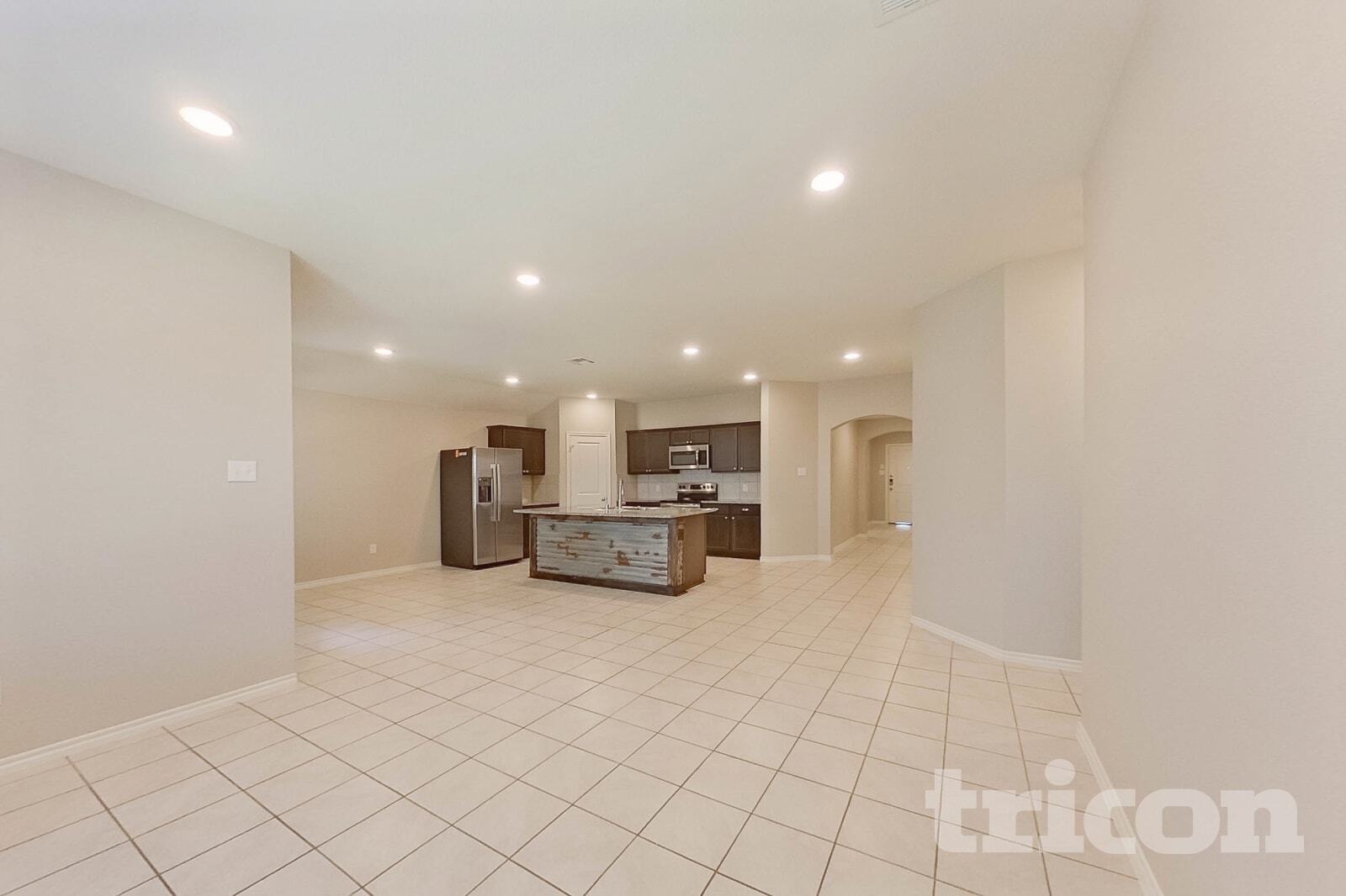 Building Photo - 881 Darst Dr