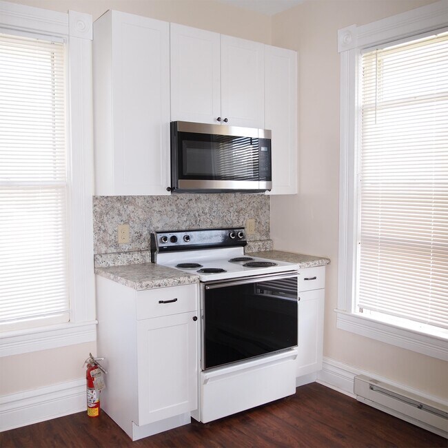 Building Photo - 49 S Howell St