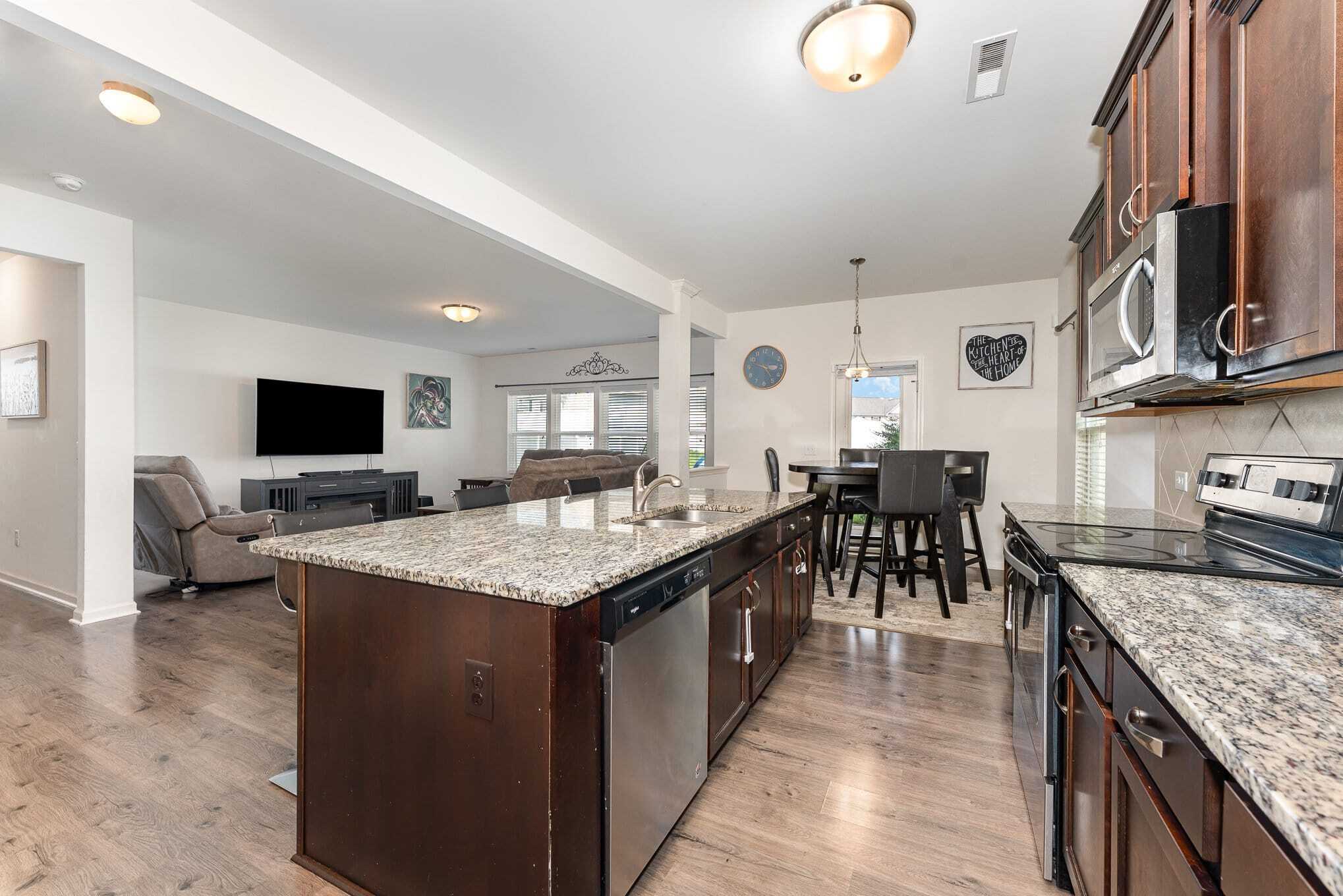 Building Photo - 5514 Hardie Farm Dr