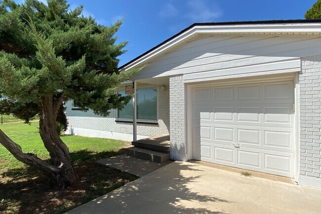 Building Photo - 4511 Scotty Dr