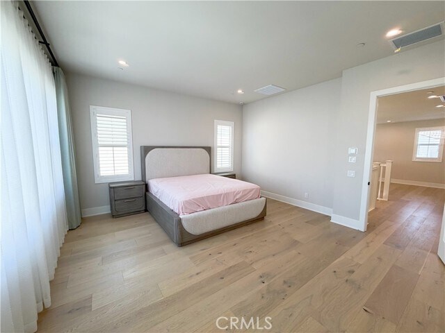 Building Photo - 115 Mossvine