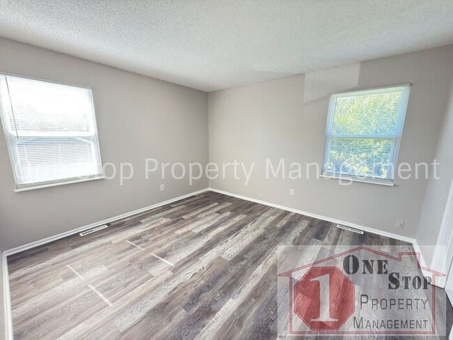 Building Photo - Beautiful 3 Bedroom 2 Bathroom Home in Blu...