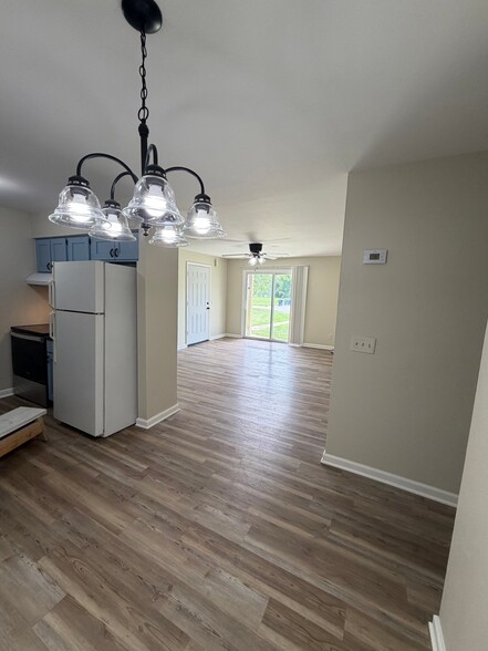 Building Photo - 1332 Brooke Park Dr