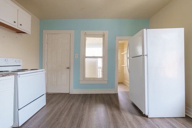 Building Photo - MOVE IN READY 4 Bedroom in Chesapeake!