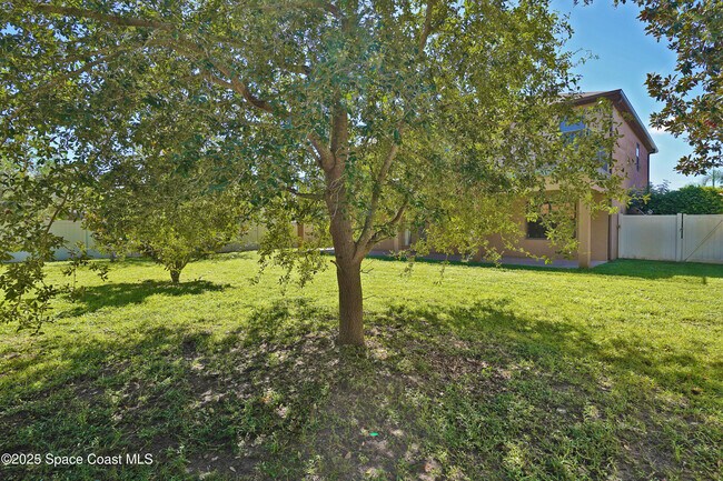 Building Photo - 1185 Talon Way