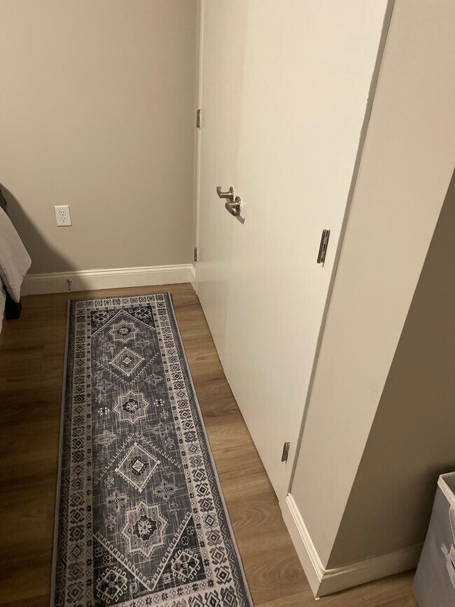 Building Photo - 500 S Center St