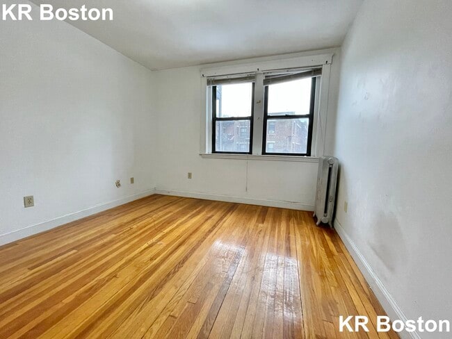 Building Photo - 19 Egremont Rd