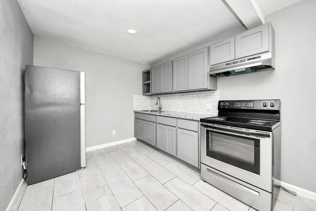 Building Photo - 7919 Brays St