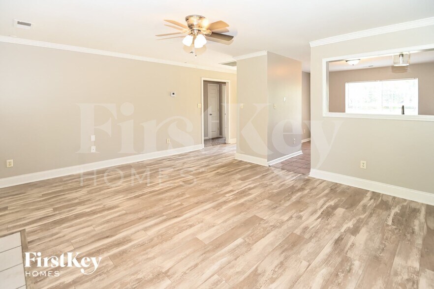 Building Photo - 4190 Ivydale Ave SW