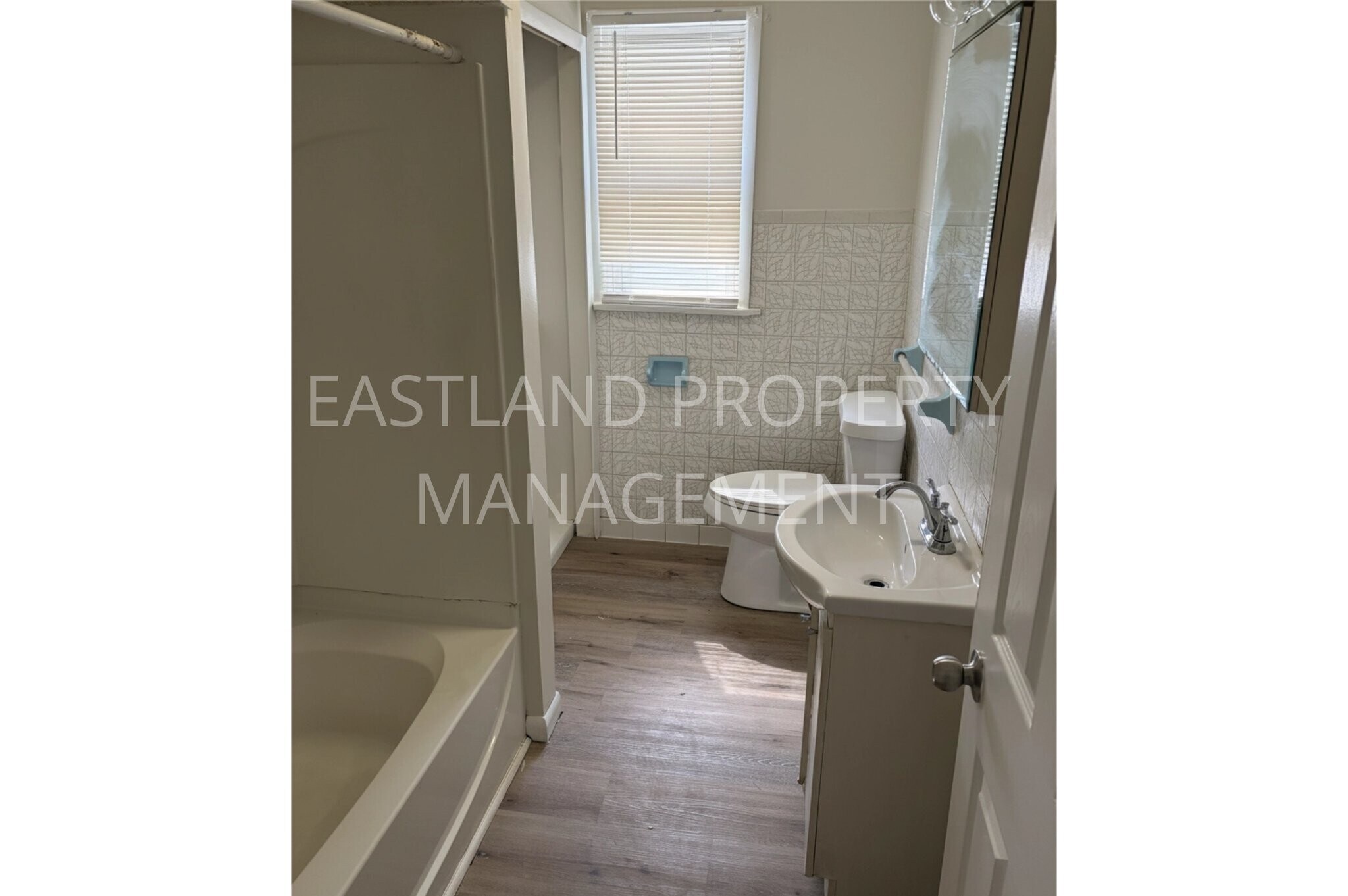 Building Photo - 1964 Burr St