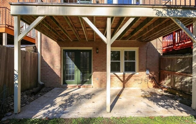 Building Photo - Fabulous 3BR/3.5BA Potomac Townhome, in In...