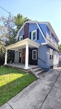 Building Photo - 542 N Fairmount St