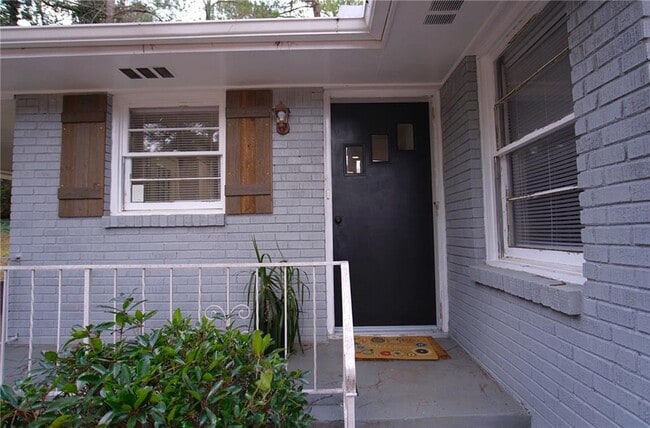 Building Photo - 1977 Dodson Dr SW
