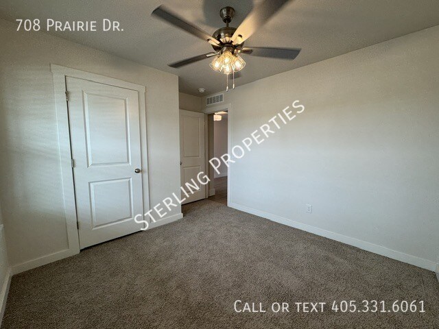 Building Photo - 708 Prairie Dr