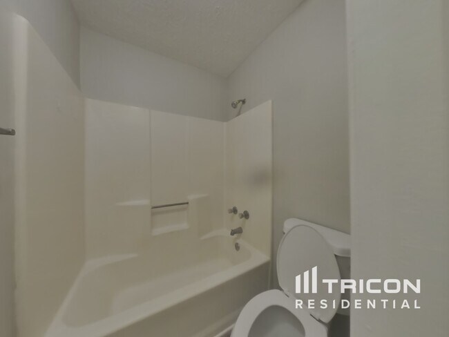 Building Photo - 4111 Lancaster Cir