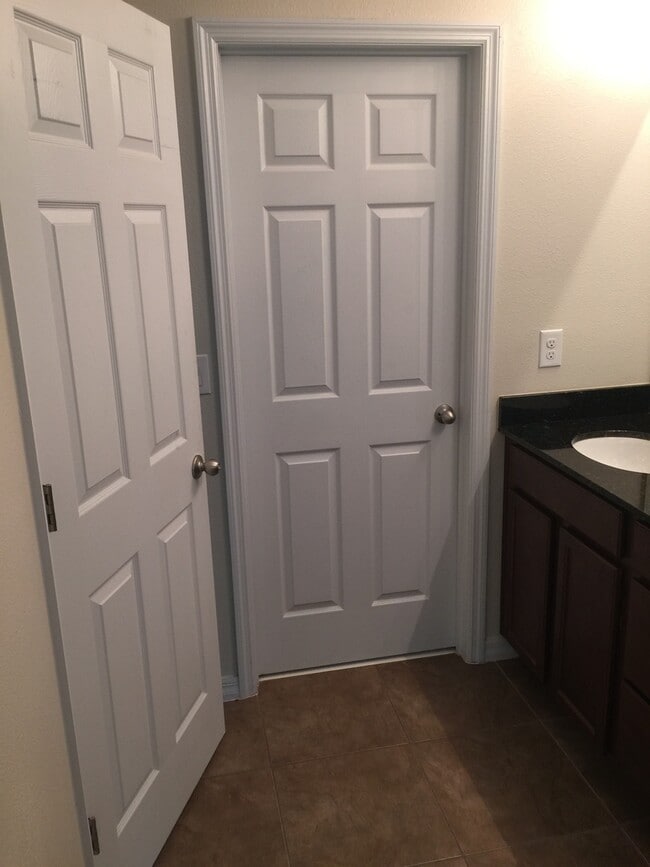 Building Photo - 5036 Matteo Trail