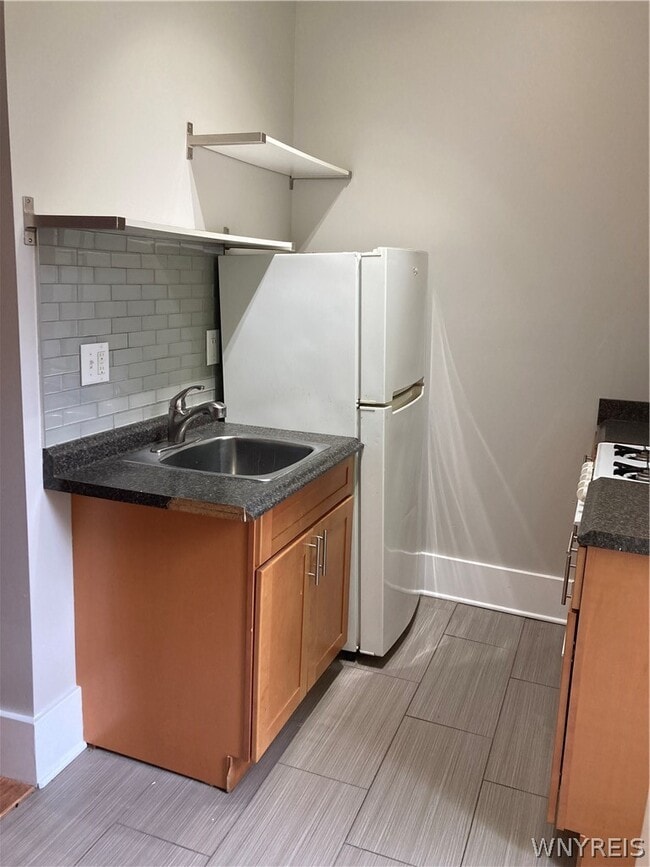 Building Photo - 77 Johnson Park