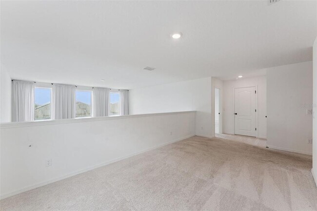 Building Photo - 756 Steerview St