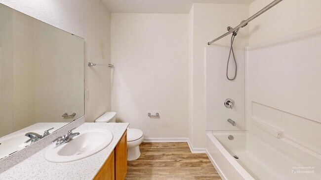 Building Photo - LOCATION! LOCATION! LOCATION!