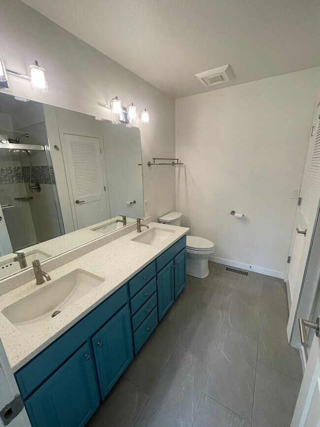 Building Photo - 2 Bed, 2 Bath Serene Waterfront Port Ludlow Condo For Rent!