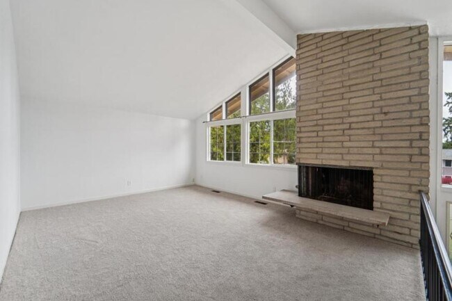 Building Photo - 5 bedroom in Renton WA 98058