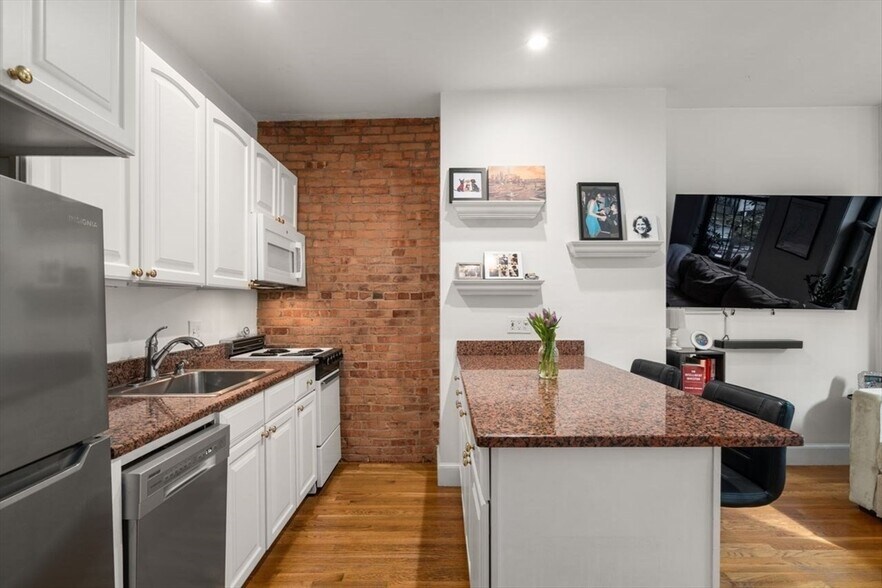 Building Photo - 20 Concord Sq