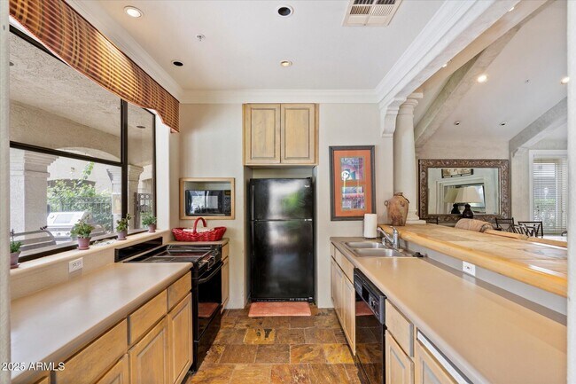 Building Photo - 15095 N Thompson Peak Pkwy