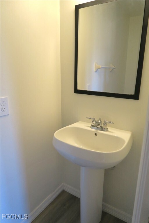 Building Photo - 2309 SE 5th Pl