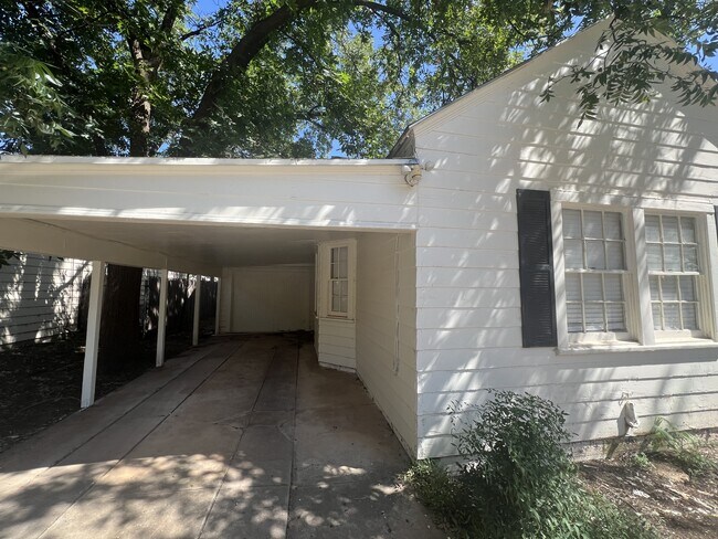 Building Photo - 2514 24th St