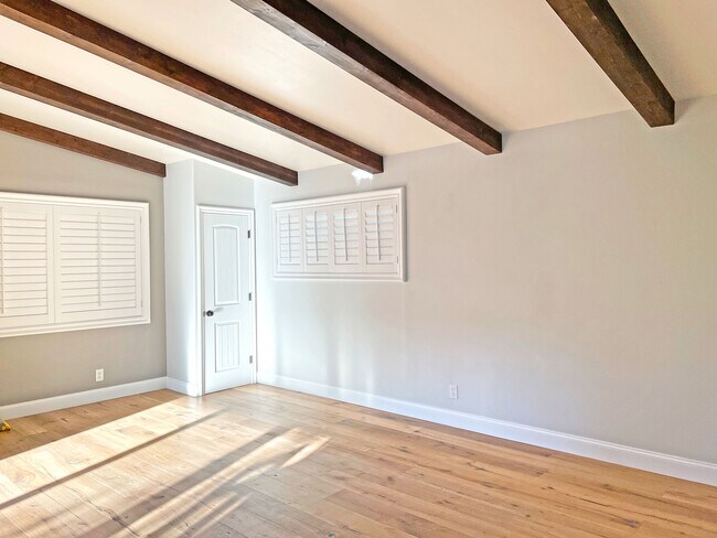 Building Photo - 4720 Emerald St