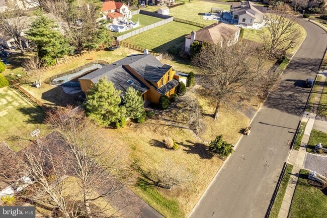 Building Photo - 509 Long Ln