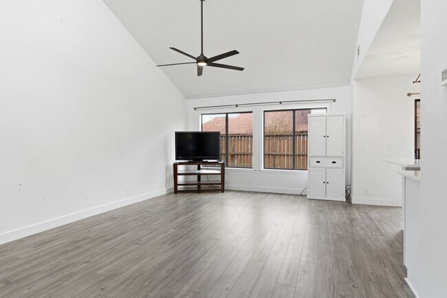 Building Photo - 4858 Quail Run