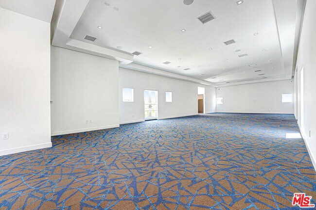 Building Photo - 2614 Alsace Ave