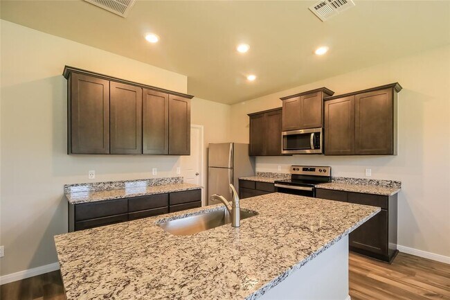 Building Photo - 1607 Crimson Lake Blvd