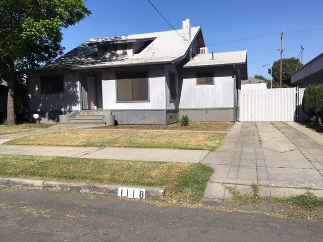 Building Photo - 1118 N Yosemite Ave