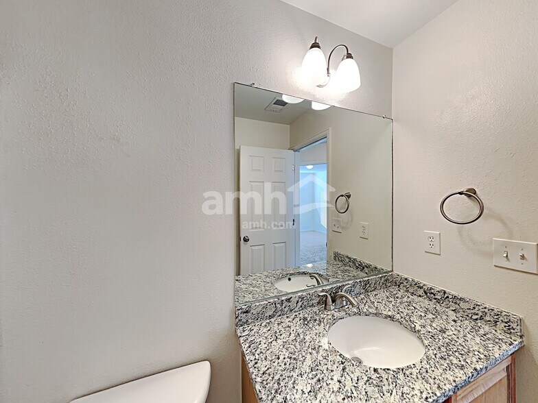 Building Photo - 411 Grey Swallow St