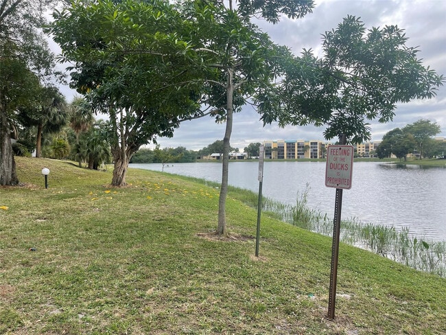 Building Photo - 3301 Spanish Moss Terrace