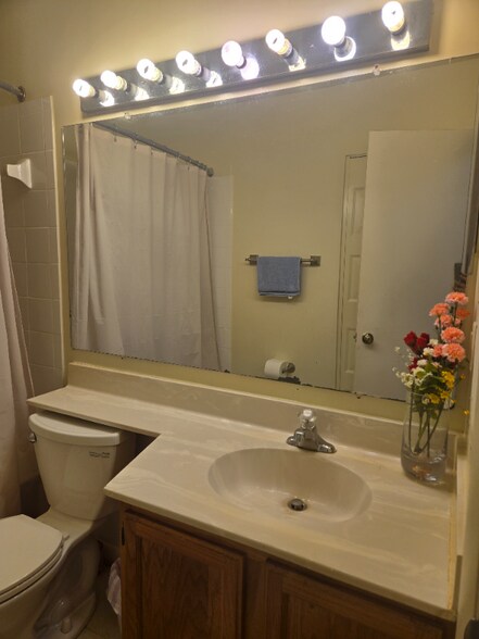 Building Photo - 11435 Appledowre Way