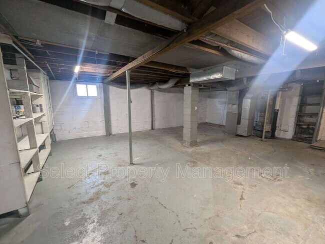 Building Photo - 1148 W Packard Ave