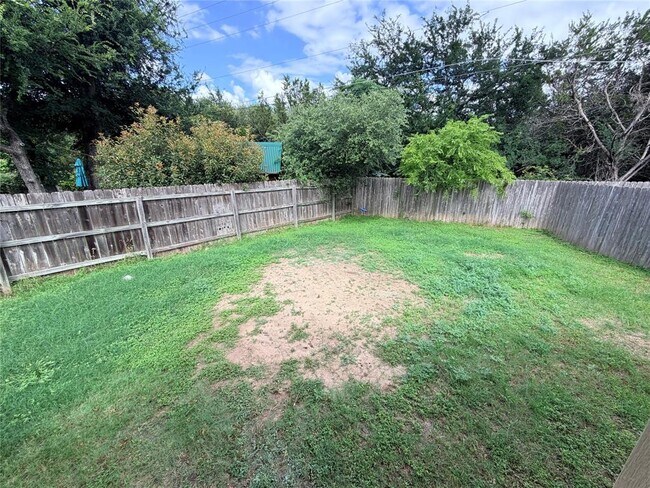 Building Photo - 2904 Whisper Oaks Ln