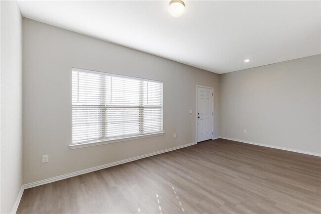 Building Photo - 17212 Crowndale Dr