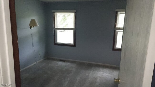 Building Photo - 7021 Longview Dr