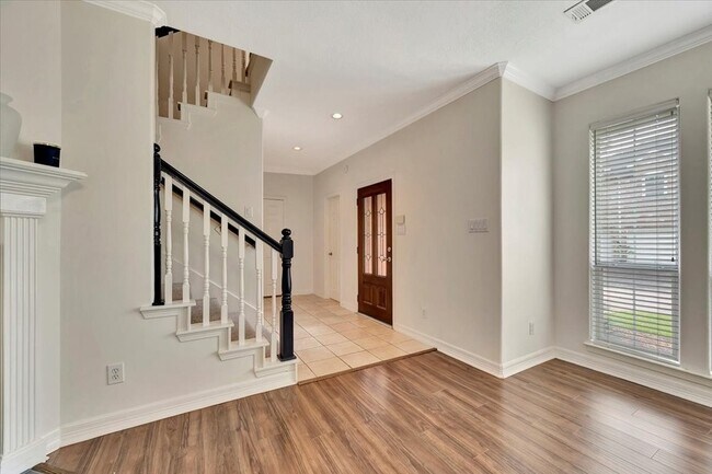 Building Photo - 12430 Timber Hollow